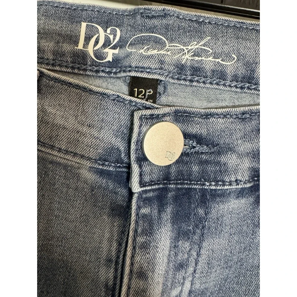 DG2 Diane Gilman New Classic Stretch Light Wash Straight Leg Jeans, 12P